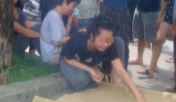 Giải mã hành động vung sấp tiền 500.000 đồng rồi nhảy cầu tự tử